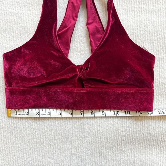 Fabletics Women Red Velvet Twist Sport Bra Athleisure Outfits Workout Size S - Picture 5 of 8
